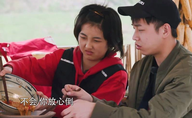 原创黄磊是真疼张子枫还是在立人设老婆来了之后立刻真相大白