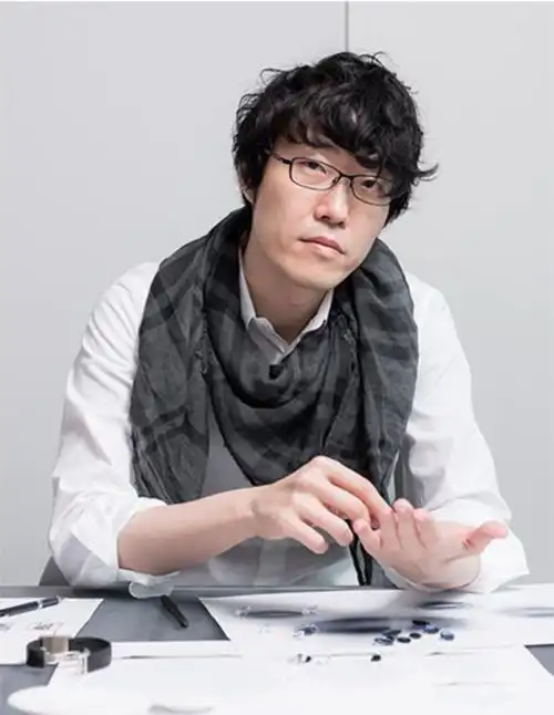 日本最知名的产品设计师是深泽直人,最知名的视觉设计师是原研哉,最