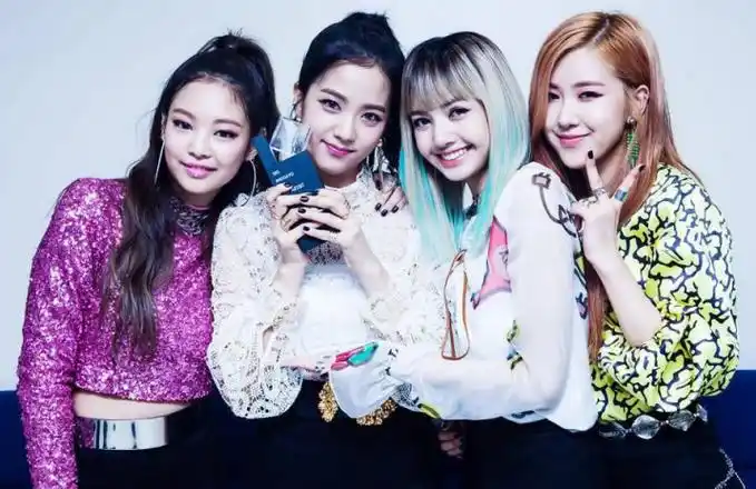 lisa是哪个组合的成员都有谁