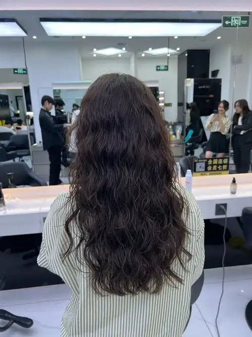 中长发女生不能错过的慵懒卷发慵懒法式烫,超级有氛围感