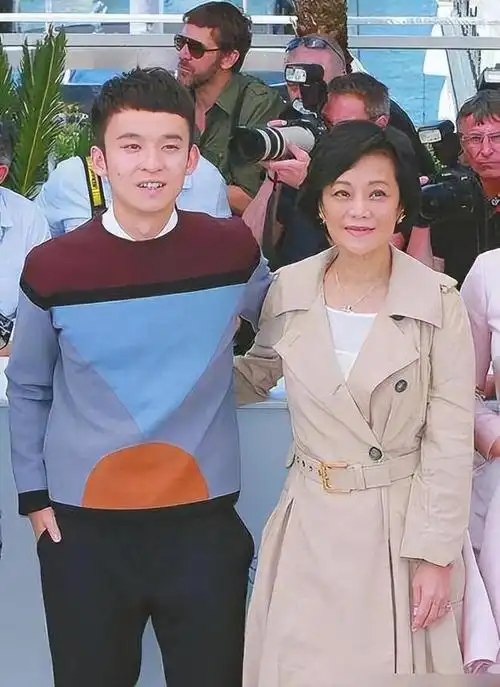 原来他们居然是亲生父子!我不会是最后一个知道的吧?