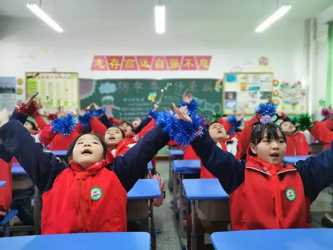 室内运动健体能 阳光学子竞风采 —石嘴山市丽日小学举行首届室内创意