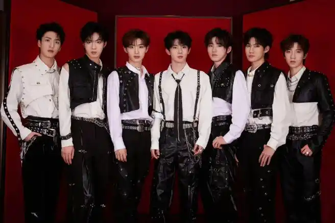 时代少年团也要等广告##时代少年团等麻了##时代少年团戴领带不杆诉