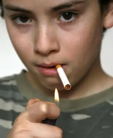 专题:孩子在学校吸烟怎么办