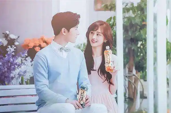 杨洋回应郑爽抽烟只说了短短八个字