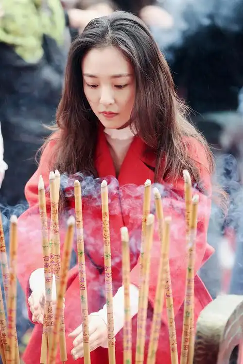 古装青春魔幻探案剧《盛唐幻夜》近日于浙江横店影视城举行了开机仪式