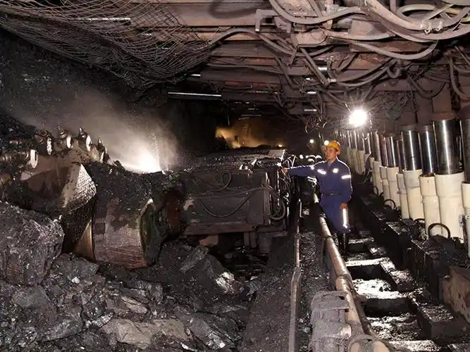 煤炭开采现场