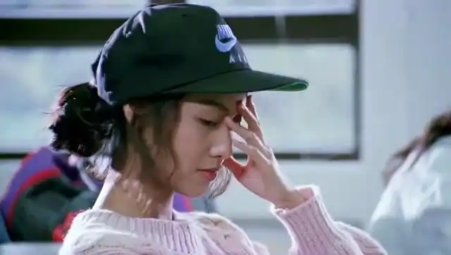 逃学威龙2:不理老师点名 周星星和仙蒂眉目传情