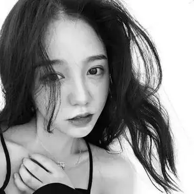 非主流女生伤感黑白头像2022精选唯美的童话里一切都是凄美