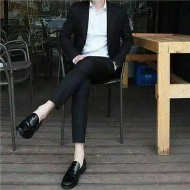 男士正装半身头像生活照 男生头像图片大全 -【爱个性】