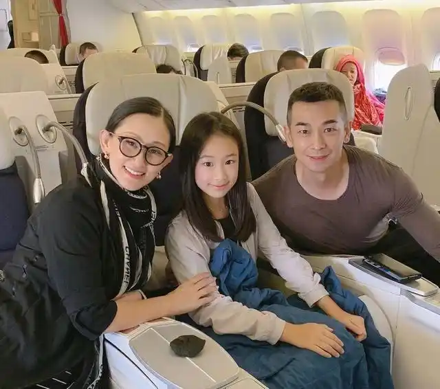 赵文卓儿子长大了!和爸同框似复制粘贴,从小练武功夫了得