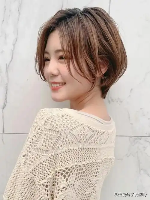 流行发型2021最新款女短发(女生发型2021流行发型短发)-天晟网