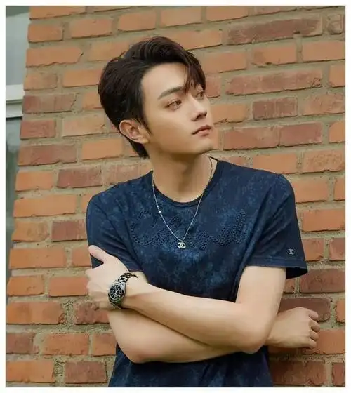 现代装还是古装许凯穿搭哪个更吸睛