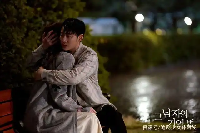 金东旭和文佳煐剧中cp感满分,戏外也很甜蜜,两人的互动很暖心