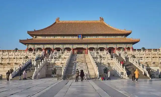 众所周知,北京故宫是中国古代著名的皇家建筑,历经明清两朝,期间还