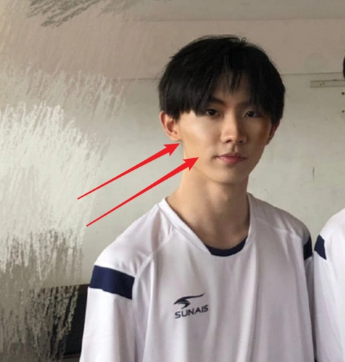 马嘉祺素颜照片被疯传:离开精修妆容后,这才是18岁该有的样子 - 265