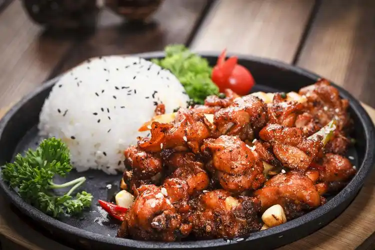 红烧肉怎么做才好吃酱料要放对