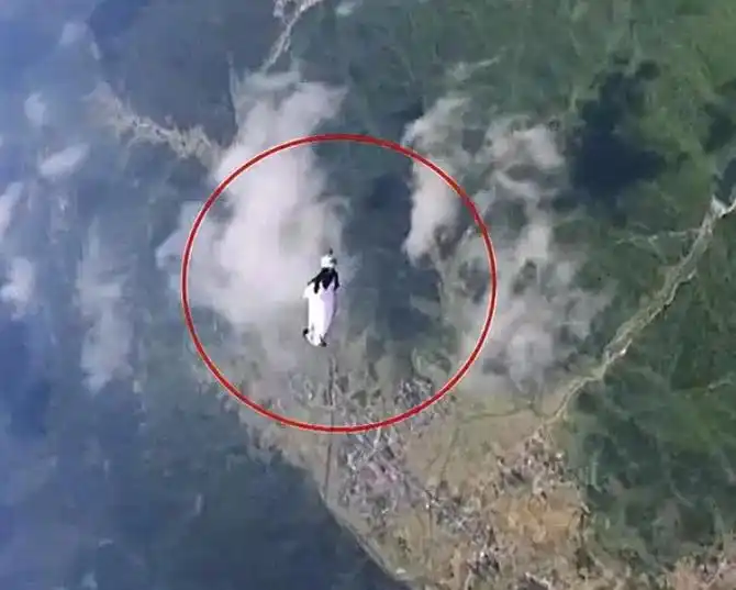 2020年大四女生刘安在天门山翼装飞行时遇难极限运动值得吗