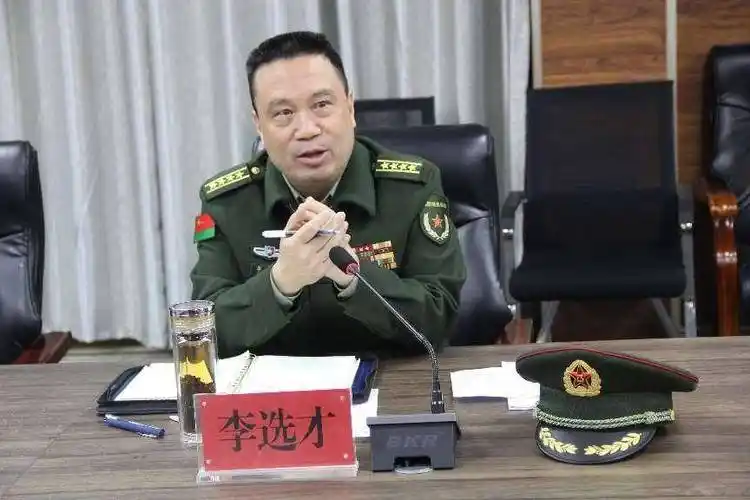 信阳军分区司令员李选才到信阳航空职业学院调研指导征兵工作_建设