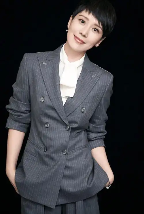 比起嫁入豪门,那些嫁给"普通人"的女星,才是真正的人间清醒_孙燕姿