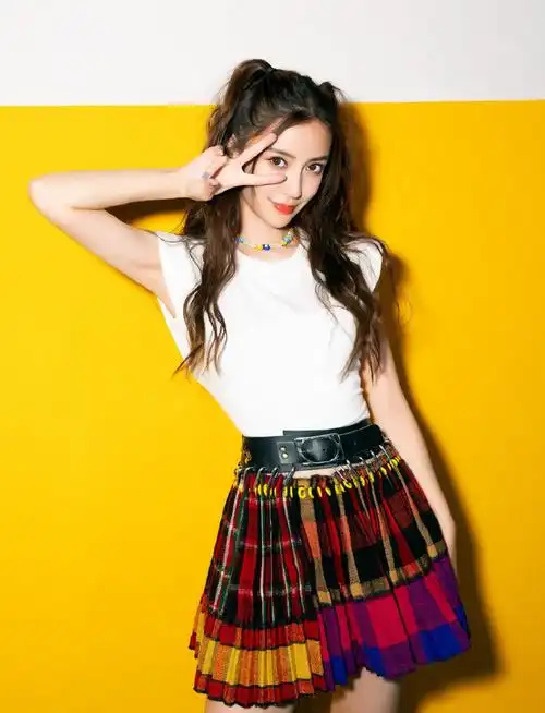 🌸#angelababy君非凡#

angelababy万年不变的剪刀手‖第四期