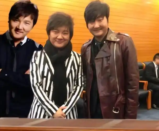 王大治一家三口逛动物园,旧爱董洁再被提起,6岁囡囡性格超活泼