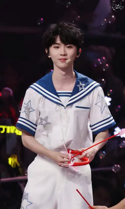 马嘉祺叁重楼暨出道四周年演唱会##今日星拍放送