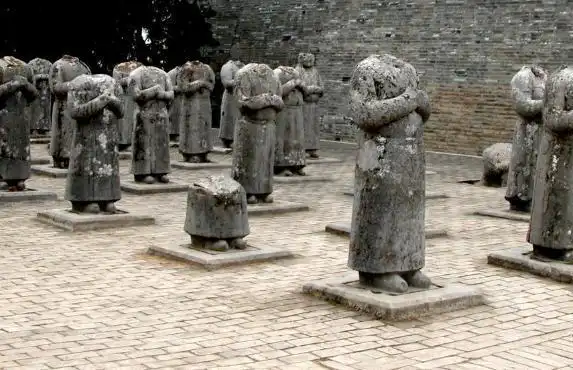 武则天的乾陵没人盗过这些无头石像是怎么回事今天终于明白了