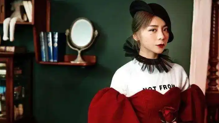 金玟岐《孩子》,这首歌告诉你,为什么30岁的大人也想成为孩子?