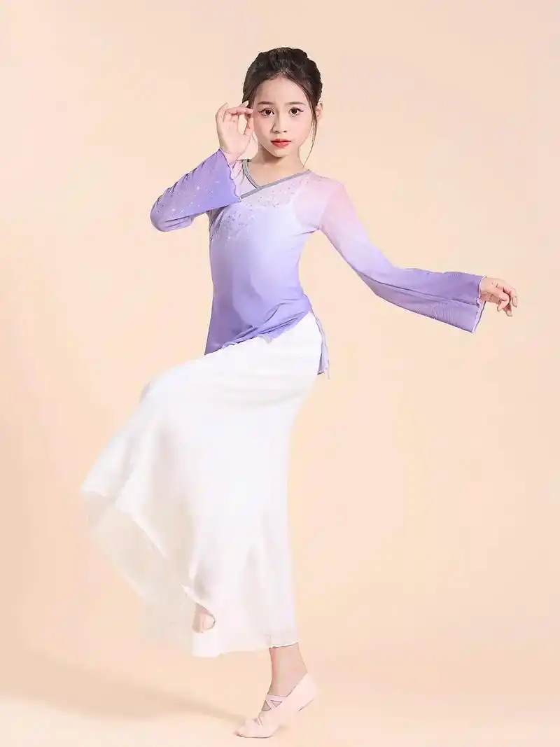 六一女童古典舞身韵弹 - 抖音