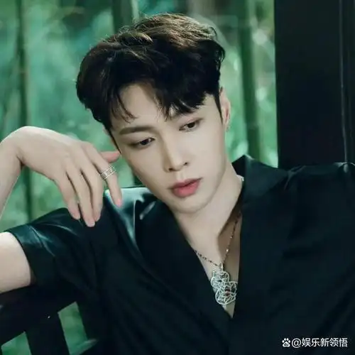 张艺兴靠卖丑博眼球为了团队献祭自己