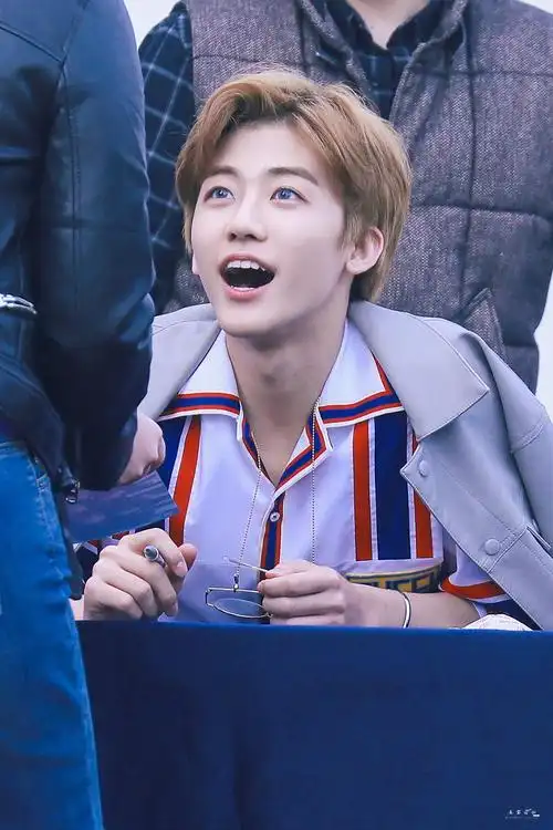 还有人不知道划里出圈的怪盗基德 罗渽民第二个字咋.