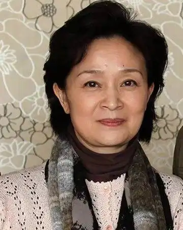 61岁国民妈妈,演技精湛低调不张扬,与演员丈夫恩爱至今无绯闻_刘莉莉