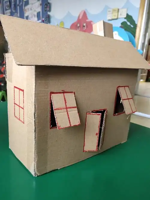 亲子作品《纸盒房子》让孩子和家长利用生活中常见的