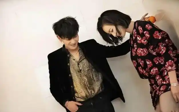 《完美的她》的徐艺洋真是黄子韬女友?频频互动,却不官宣