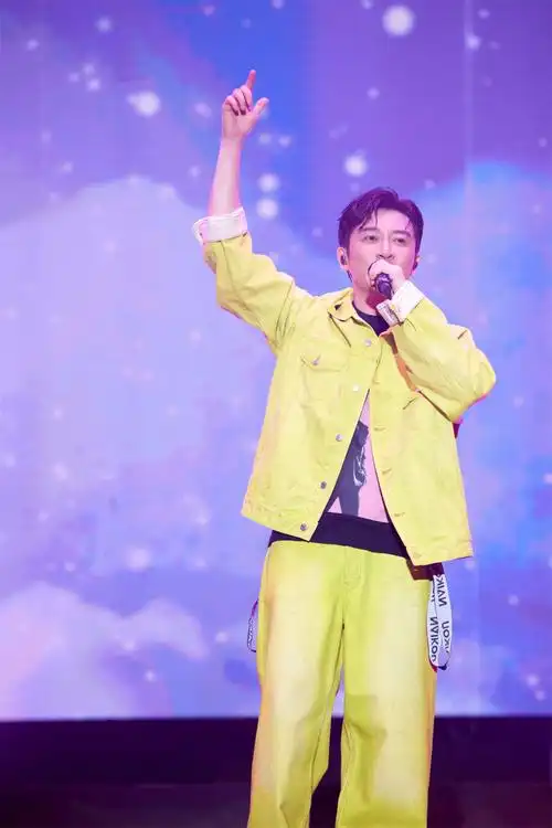 苏有朋巡演长沙站唱响青春 音乐传承跨越新世代