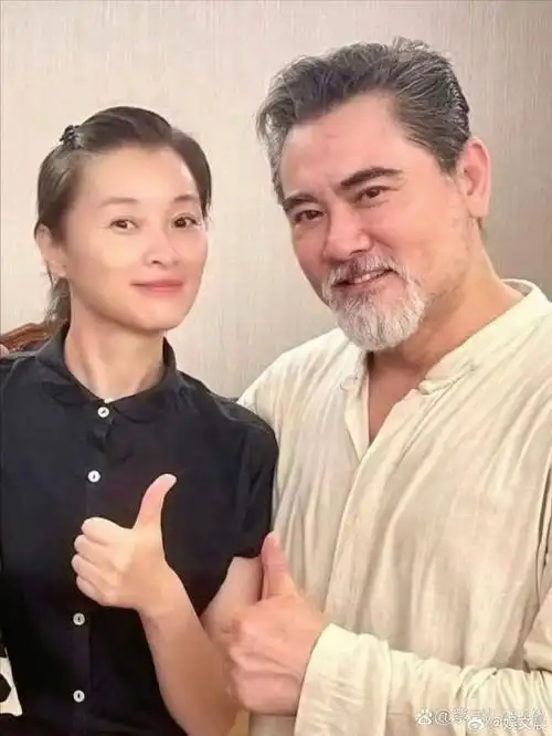 吴越和赵文瑄17年之后再同框.吴越变化不大,赵文瑄是真的老了.