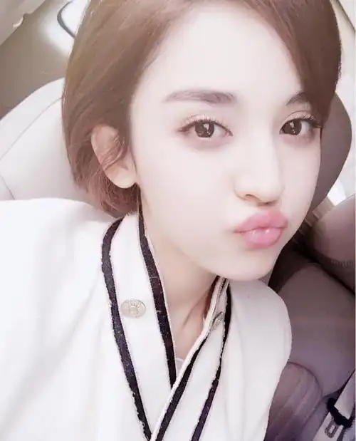 嘟嘴卖萌本事只服她就连赵丽颖陈乔恩范冰冰都输给她了