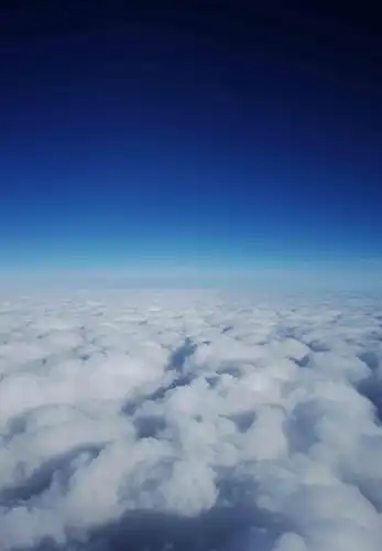 航拍天空的真实图片