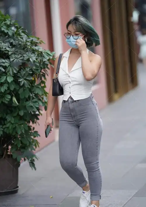 梨形身材女生穿搭记住这两点轻松搞定灵动自然的穿搭风格