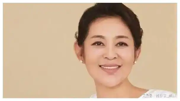 倪萍女士的成功减重,不仅彰显了她坚定的意志和不懈的努力,更传递出一