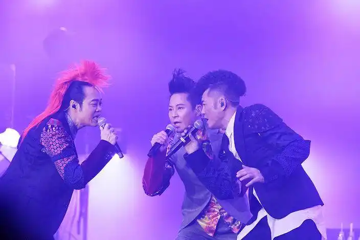 草蜢美国开骚 落台握手全场high爆