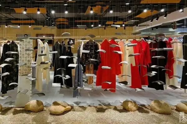 荷木女装专卖店形象