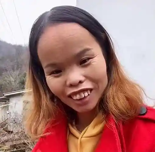 丑女照片(江西女子"一丑成名")_哪里拼网