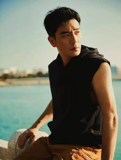 回顾李光洁:娶过郝蕾爱过王珞丹负了殷桃,却娶了小12岁的她