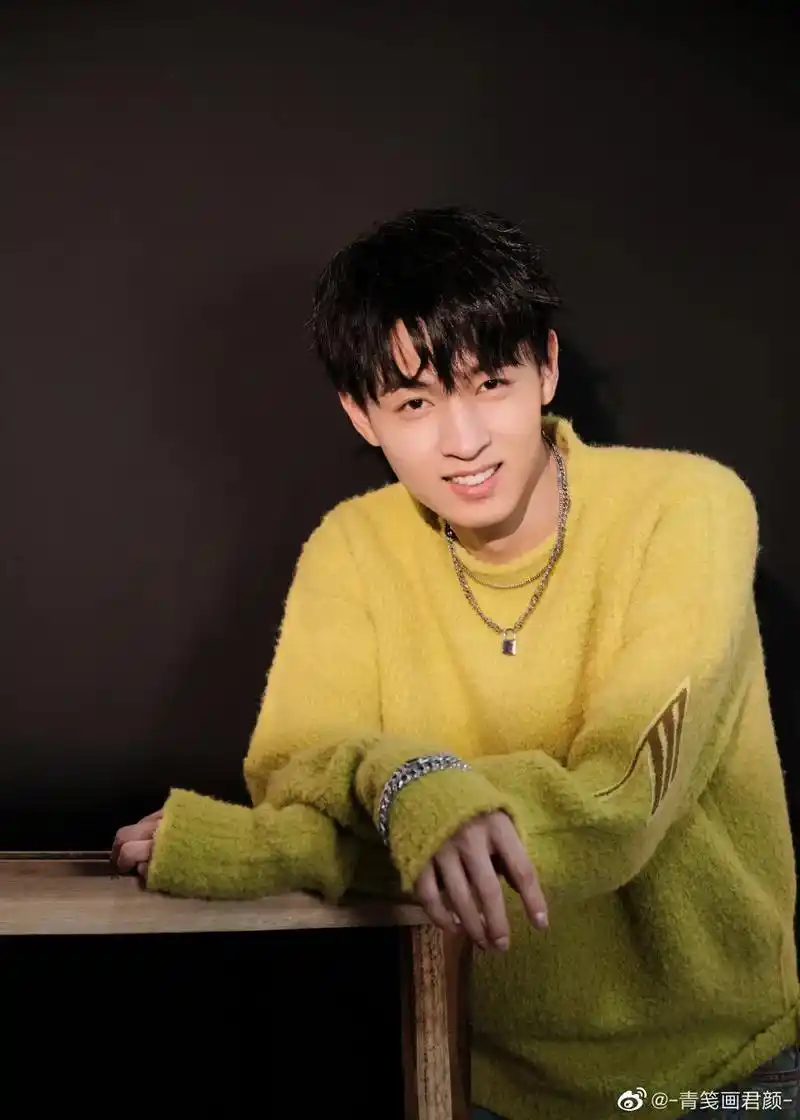 秦霄贤宝藏图片 #向全世界安利 #秦霄贤 #氛围感 #秦艺卿 - 抖音