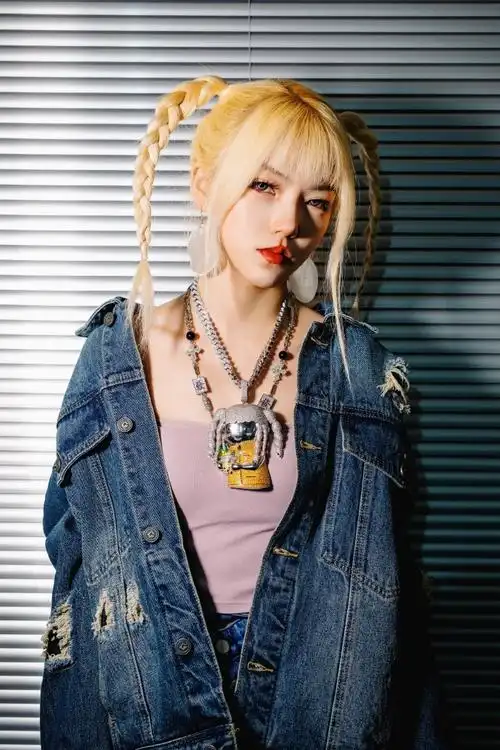 塌了好几次房这次决定搞这个女rapper了还保险些