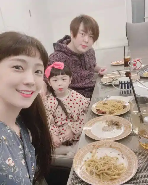 7. hot文熙俊,crayon pop昭燏