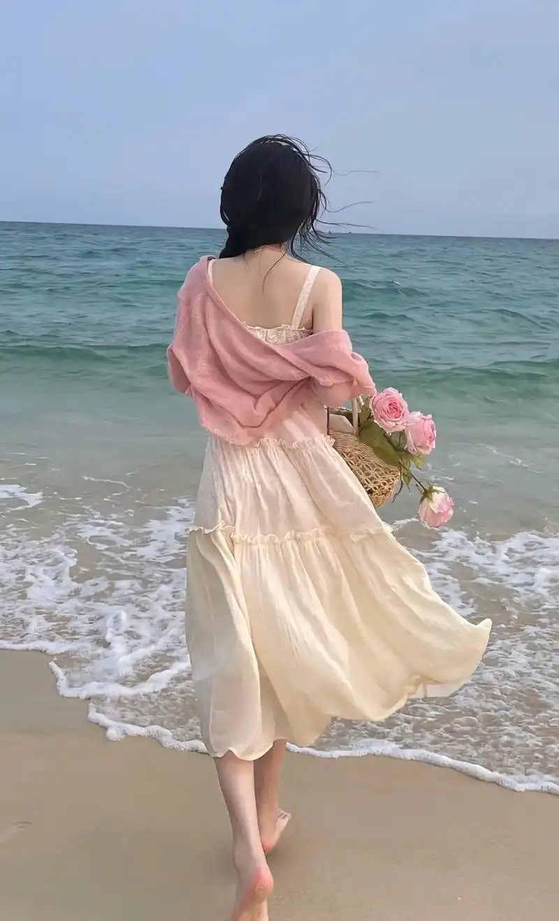 夏天～想要一个海边背影图的评论区!