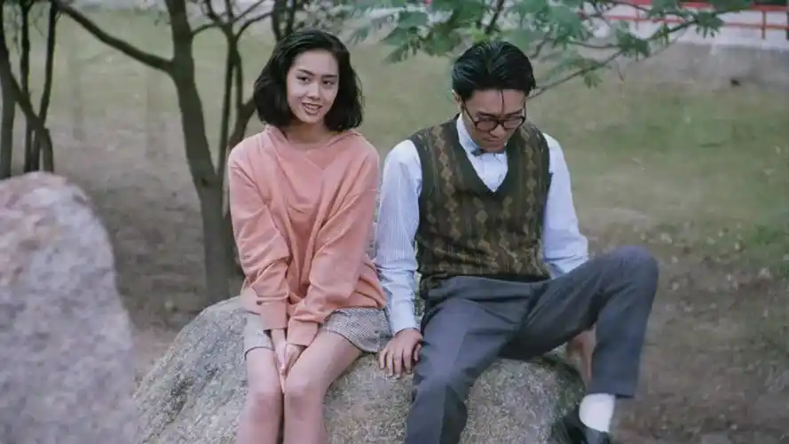 52岁的朱茵:住深山残屋,开97年的破车,活成了娱乐圈李子柒